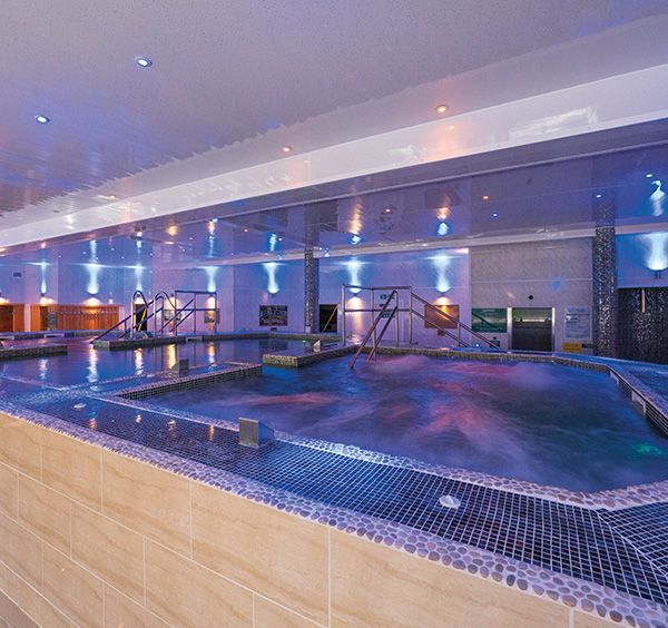 manor resort spa hydro pools and spa baths